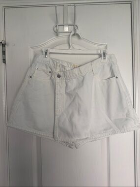 Universal Thread White High-Rise Denim Shorts